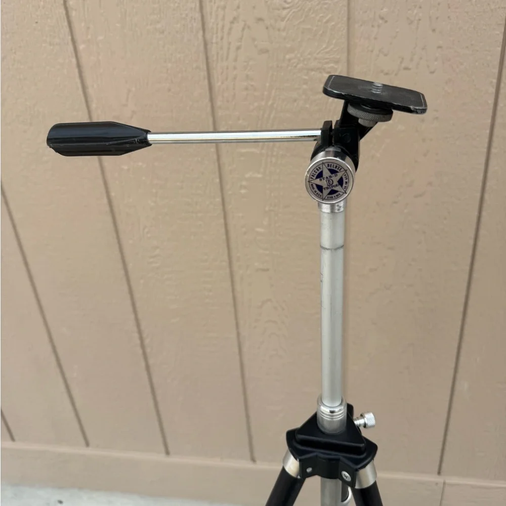 Star D Falcon Deluxe Extendable Tripod